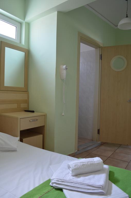 Fontana Rooms Mytilíni Habitación foto