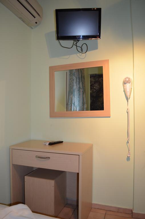 Fontana Rooms Mytilíni Habitación foto