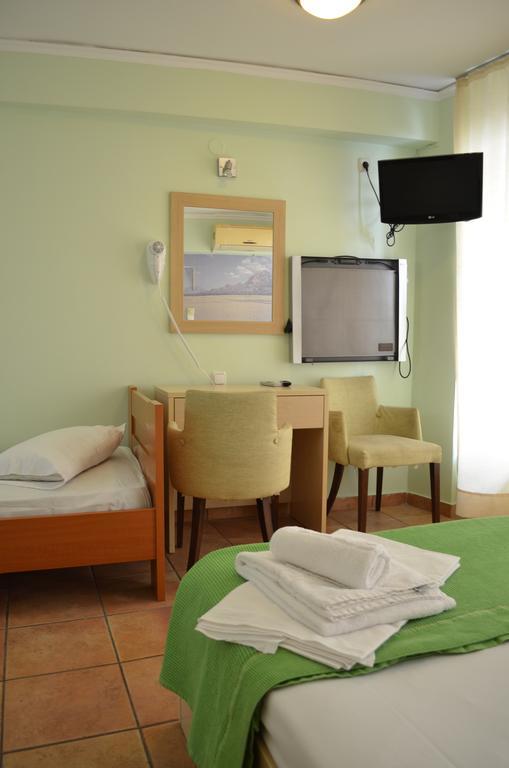 Fontana Rooms Mytilíni Habitación foto