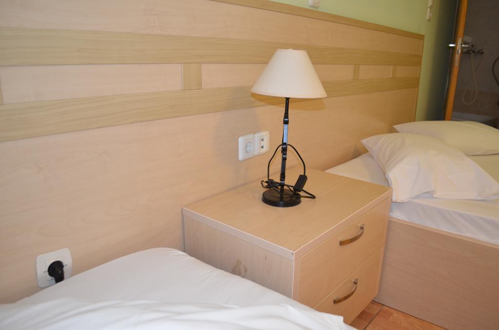Fontana Rooms Mytilíni Habitación foto
